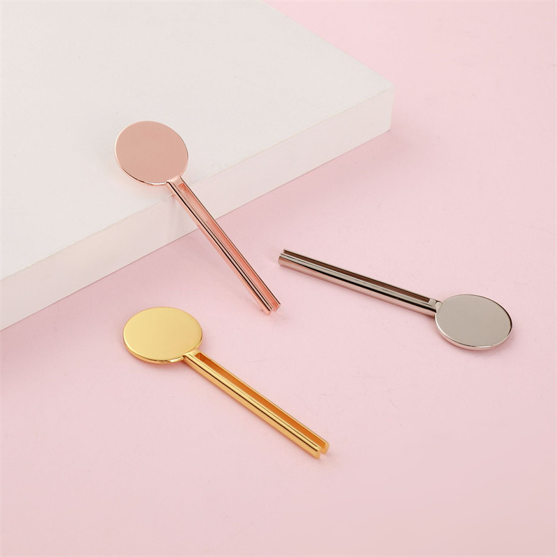 เครื่องสำอาง Turn Key Shape Tube Wringer Rolling ยาสีฟันหลอด Squeezer คีย์พร้อมขาตั้งเครื่องโลหะ Tube Squeezer เครื่องสำอาง Turn Key Shape Tube Wringer Rolling ยาสีฟันหลอด Squeezer คีย์พร้อมขาตั้งเครื่องโลหะ Tube Squeezer