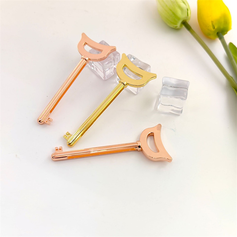 การออกแบบที่เป็นเอกลักษณ์ของเครื่องคั้นท่อโลหะผสมสังกะสีรูปกุญแจสำหรับชุดสีครีมเครื่องสำอางยาสีฟัน การออกแบบที่เป็นเอกลักษณ์ของเครื่องคั้นท่อโลหะผสมสังกะสีรูปกุญแจสำหรับชุดสีครีมเครื่องสำอางยาสีฟัน